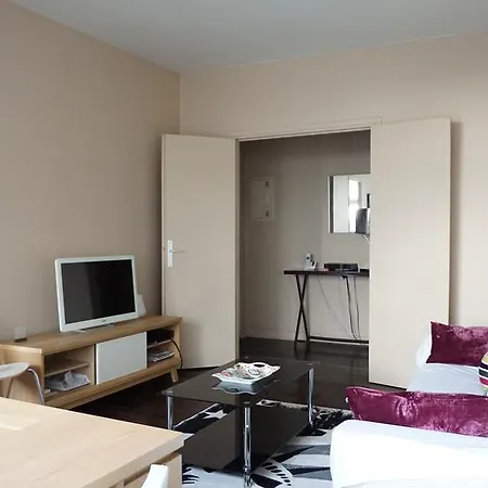 Apartment Rue De Berri #2 - 8